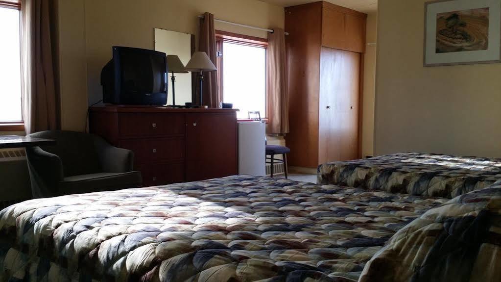 Beaver Hotel นอร์ธแบทเทิลฟอร์ด ภายนอก รูปภาพ